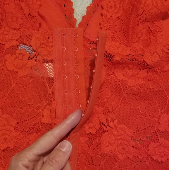 Marciano, size M crop top - Picture 6 of 6